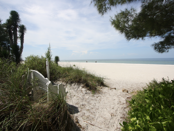 One Bedroom Vacation Rental  Beach Access Across Street!